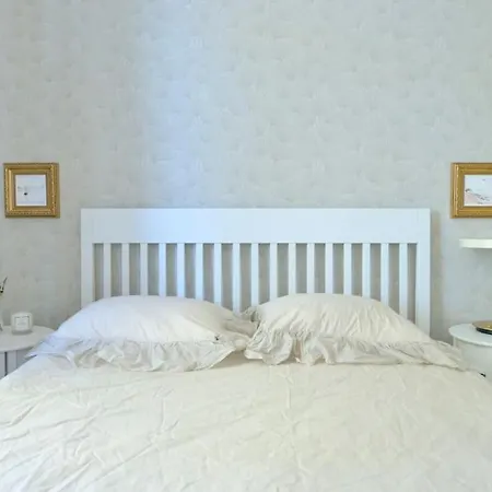 Lovely 2-bedroom With Free Parking *