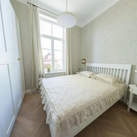 Old Town Apartment Next To Vaeike-Viik Beach * Hapsal