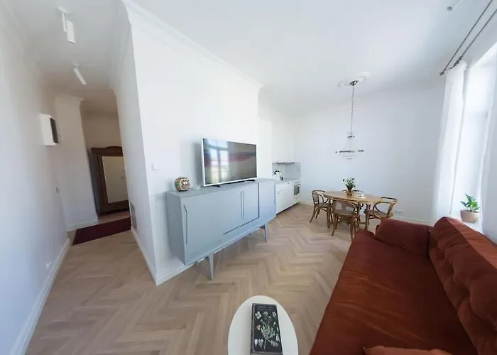 Lovely 2-bedroom With Free Parking *